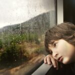 little boy, window, waiting-731165.jpg